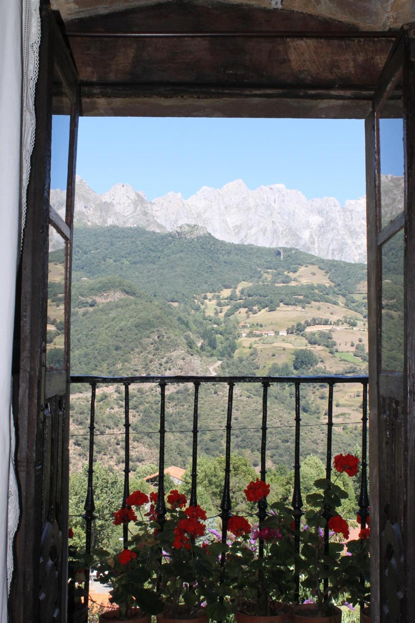 Casona De Trevino Guest House Cosgaya Exterior photo